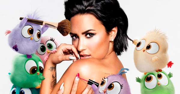 demi-lovato-sexy-angry-birds-foto-twitter